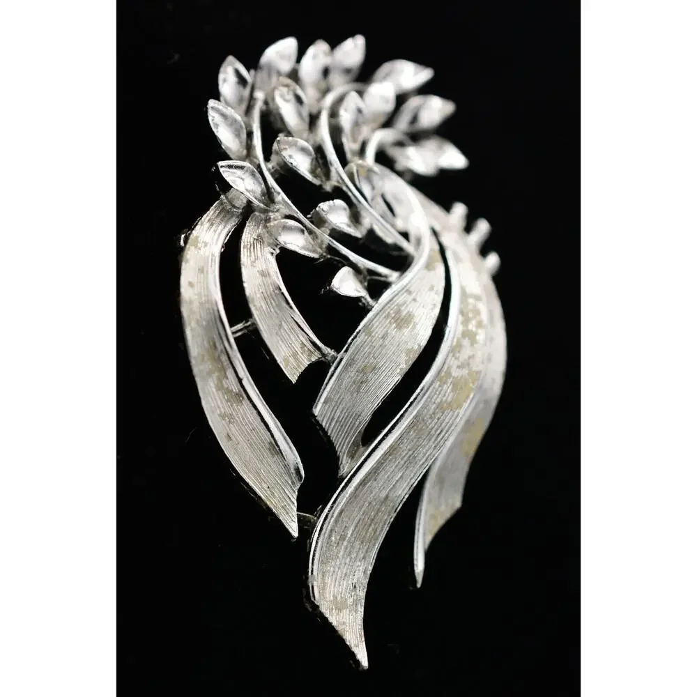 Lisner Vintage Leaf Pin Brooch Floral Textured Silver Shiny Chunky Signed Bin5A